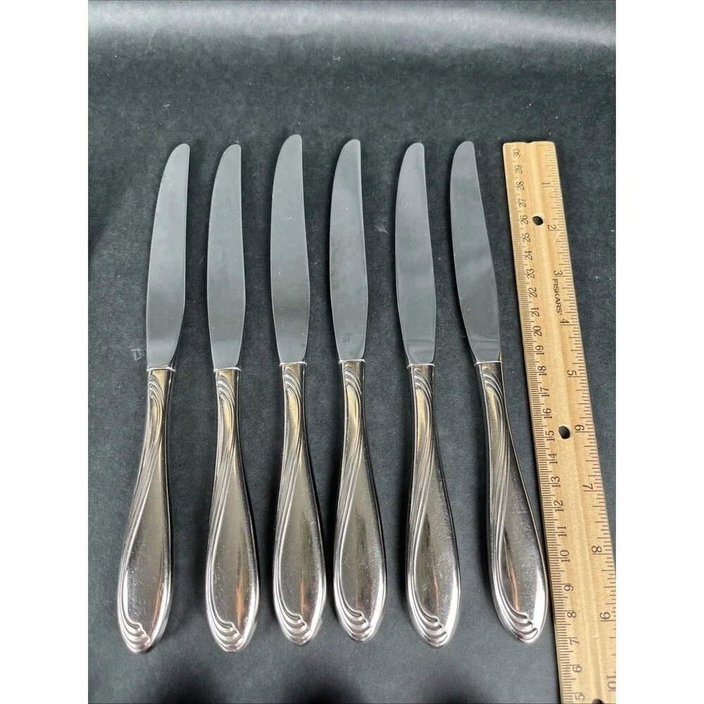16 Pc‎ ONEIDA Stainless Camber Cresta Windswept Scroll Flatware Set